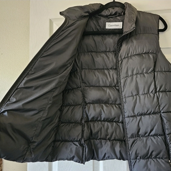 Calvin Klein Women's Sz Medium Black Zip Up Puffer Vest #99 - Picture 4 of 11